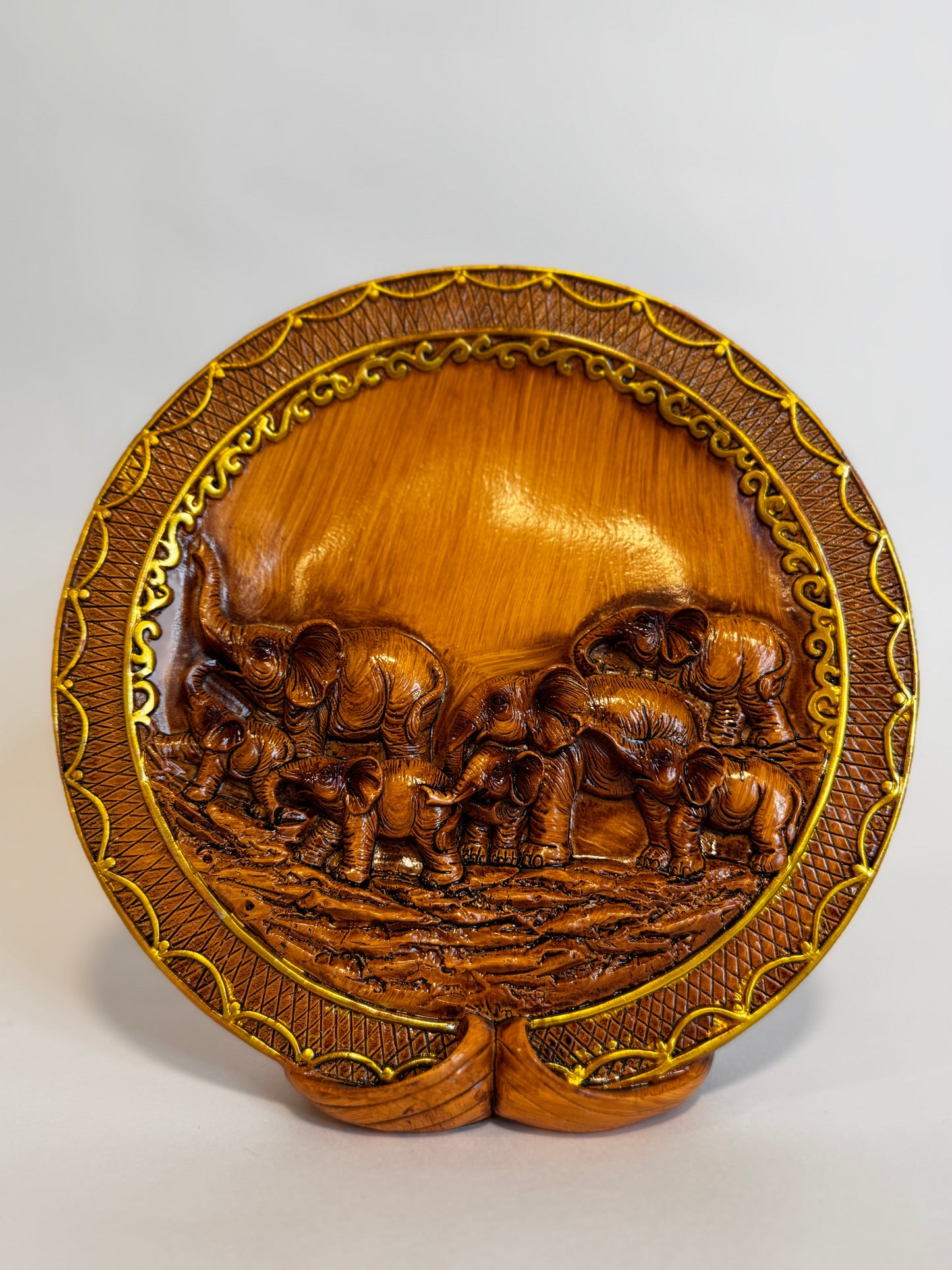 Hermoso plato banquete de Fortuna – simboliza abundancia y prosperidad