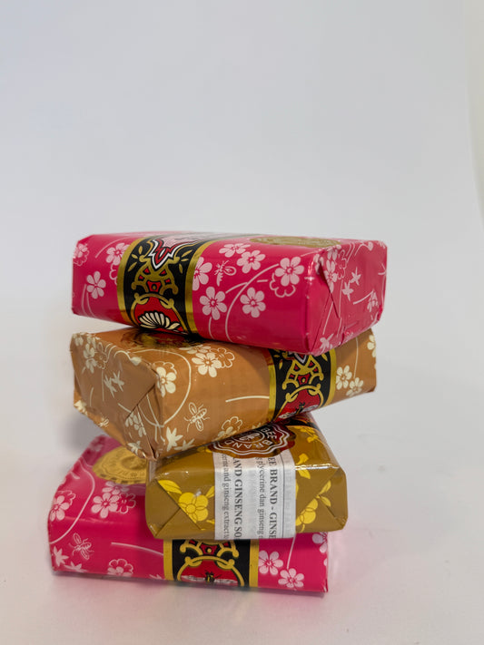 Jabones hindúes Rosa & Dorado Rosa: simboliza amor propio, suavidad y dulzura. Dorado: representa prosperidad, brillo interior y abundancia